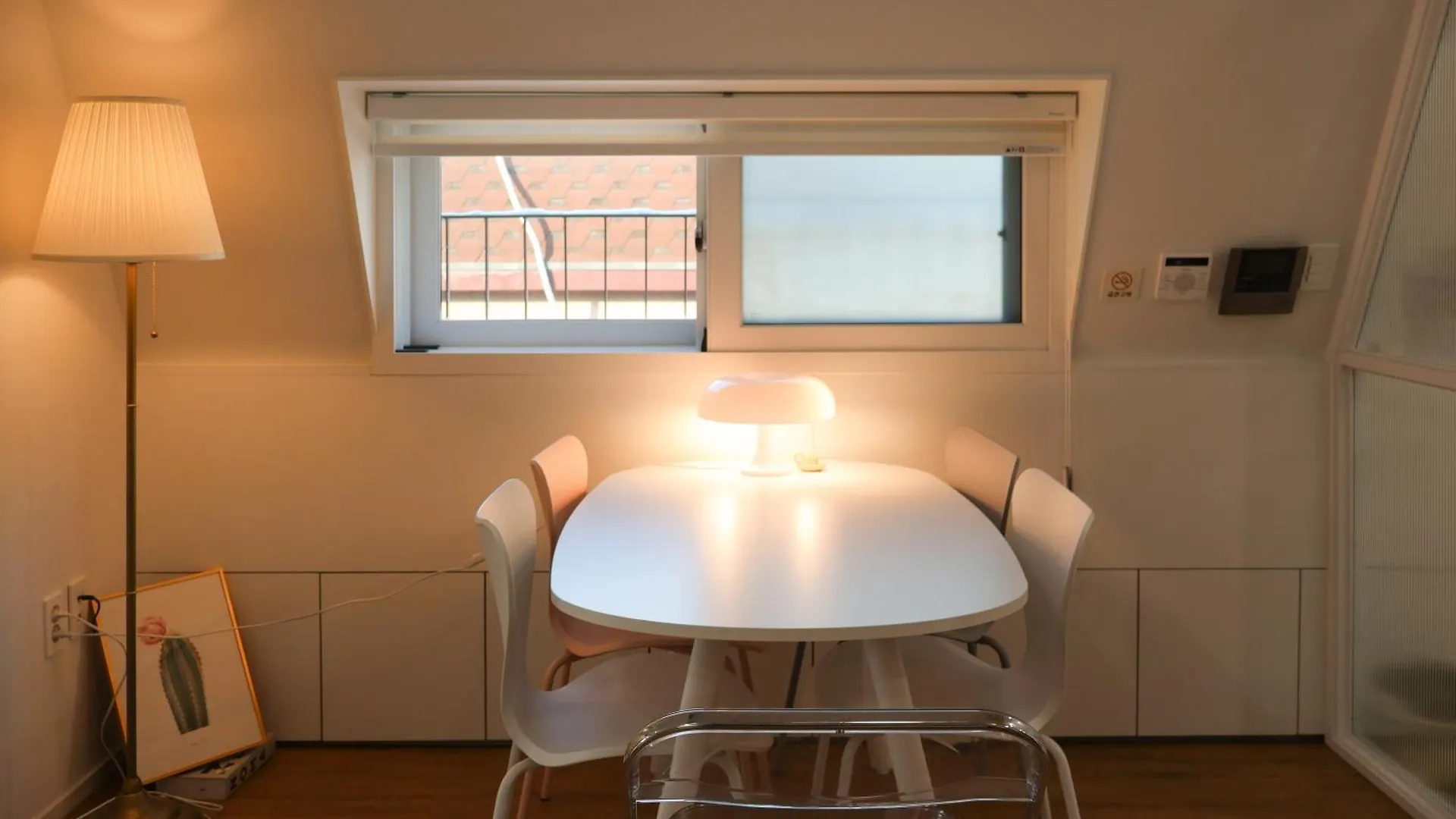 Apartman Hongdae 10Mins, Hapjeong 5Mins, Airportbus 5Mins, Largo House Seoul- Foreigner Only