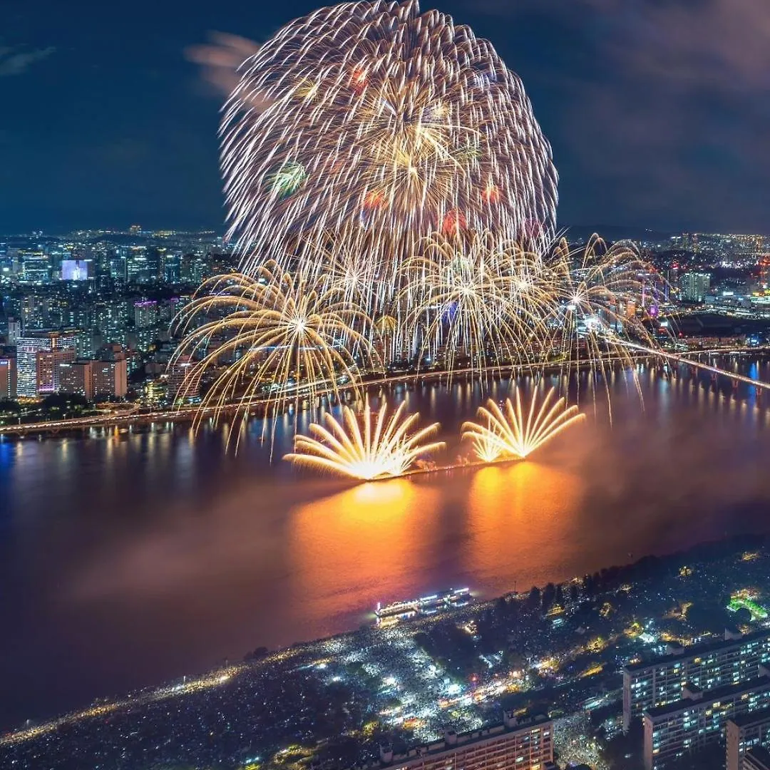 Hongdae 10Mins, Hapjeong 5Mins, Airportbus 5Mins, Largo House Seoul- Foreigner Only